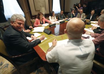 Los grupos imponen al PP que Bárcenas abra la comisión de investigación Los grupos imponen al PP que Bárcenas abra la comisión de investigación