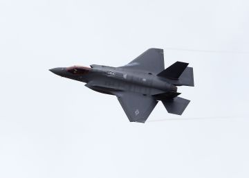 Defensa se desmarca de la apuesta del ejército por el caza F-35 estadounidense Defensa se desmarca de la apuesta del ejército por el caza F-35 estadounidense
