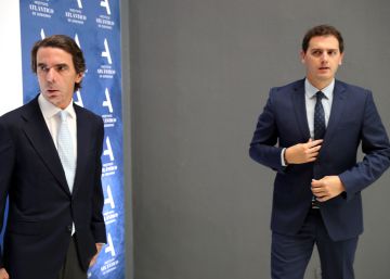 Rivera critica ante Aznar que Rajoy carezca de un proyecto para Cataluña Rivera critica ante Aznar que Rajoy carezca de un proyecto para Cataluña