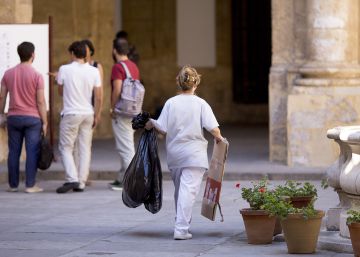 La Universidad de Sevilla admite el enchufismo masivo pero evita sancionar a su responsable La Universidad de Sevilla admite el enchufismo masivo pero evita sancionar a su responsable