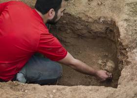 Ascensión Mendieta recupera a los 91 años los restos de su padre, fusilado en 1939