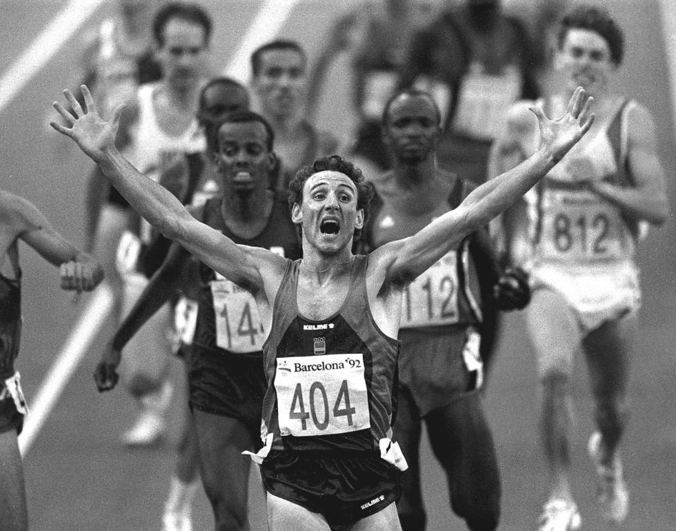 Fermín Cacho celebra su triunfo en los 1.500 metros, en los Juegos Olímpicos de Barcelona.