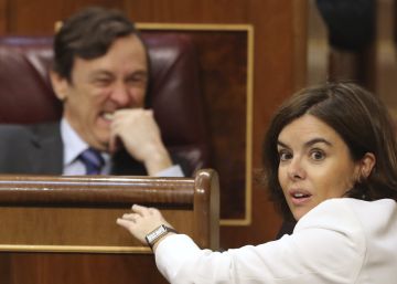 La Moncloa sospecha de los gestos del PSOE de Sánchez hacia Podemos
