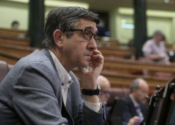 La integración en la dirección del PSOE se limita a incluir a Vara y Patxi López La integración en la dirección del PSOE se limita a incluir a Vara y Patxi López