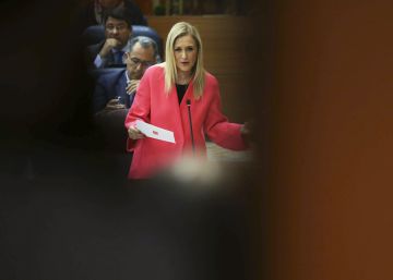 Las fiscales del ‘caso Púnica’ se interesaron por el papel de Cifuentes en una adjudicación Las fiscales del ‘caso Púnica’ se interesaron por el papel de Cifuentes en una adjudicación