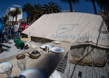 Un campo de refugiados junto a la milla de oro