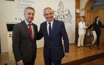 El lehendakari Urkullu y Antonio Caño, en la inauguración de los Cursos de Verano de la UPV.