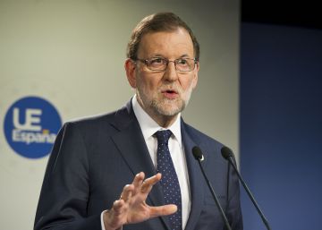 Rajoy deja en manos de Sánchez la iniciativa de reunirse con él Rajoy deja en manos de Sánchez la iniciativa de reunirse con él