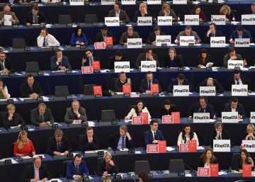 Eurodiputados del PSOE se sienten ninguneados por el giro sobre el CETA Eurodiputados del PSOE se sienten ninguneados por el giro sobre el CETA