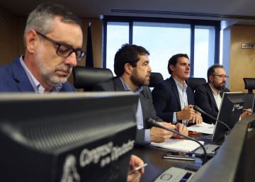 Rivera rechaza la propuesta de Sánchez para crear un grupo de trabajo con Iglesias Rivera rechaza la propuesta de Sánchez para crear un grupo de trabajo con Iglesias