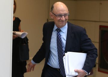 Un juez investiga el despacho que fundó Montoro tras una denuncia de Anticorrupción Un juez investiga el despacho que fundó Montoro tras una denuncia de Anticorrupción