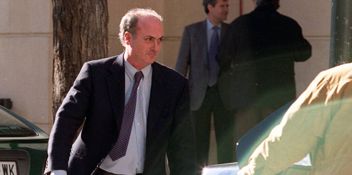 El juez García Castellón, instructor del caso Gil, a su salida de la Audiencia Nacional en el año 2000.
