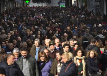 El aumento de la inmigración detiene cinco años de caída de población en España El aumento de la inmigración detiene cinco años de caída de población en España