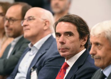 Aznar reclama a los partidos que se unan para “articular una alternativa” en Cataluña Aznar reclama a los partidos que se unan para “articular una alternativa” en Cataluña