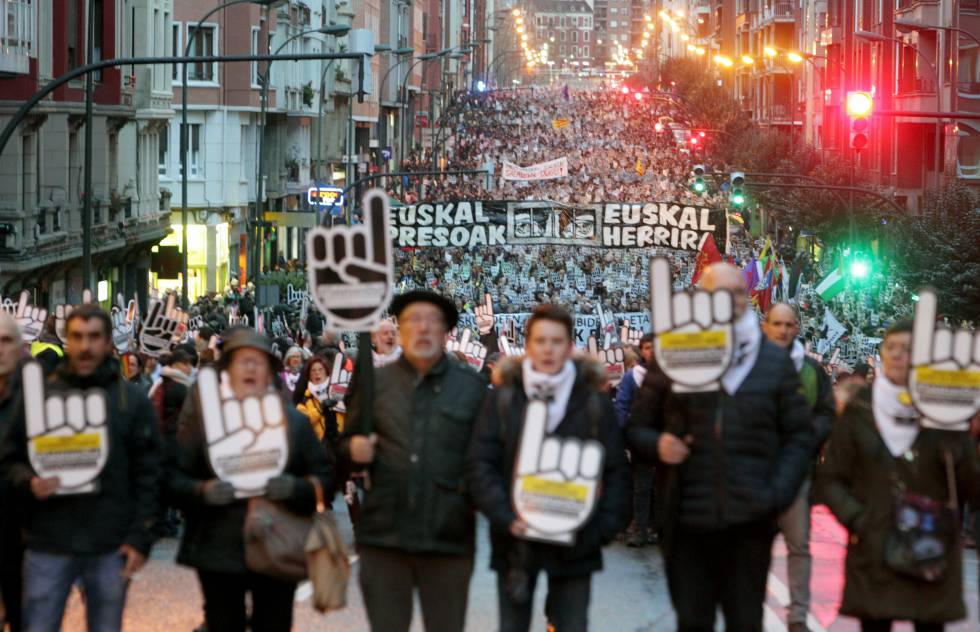 La sociedad vasca, dividida entre pasar página o recordar el dolor de las víctimas La sociedad vasca, dividida entre pasar página o recordar el dolor de las víctimas