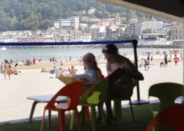 ‘Robinson Crusoe’ se broncea en La Concha ‘Robinson Crusoe’ se broncea en La Concha