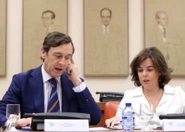 El Govern espanyol acusa la Generalitat d’utilitzar els funcionaris com a “escut” El Govern espanyol acusa la Generalitat d’utilitzar els funcionaris com a “escut”