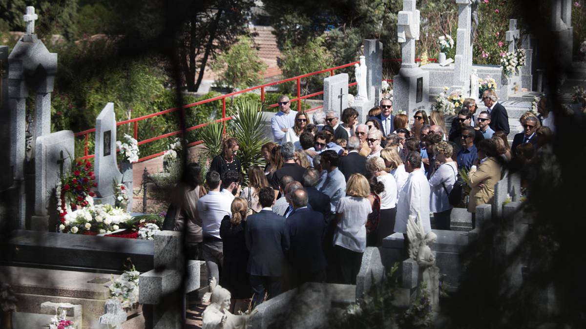 Funeral de Miguel Blesa en el cementerio de Linares.rn