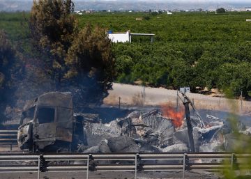 Fallece un camionero y otro resulta herido tras colisionar en la A-7 a la altura de Nules, Castellón Fallece un camionero y otro resulta herido tras colisionar en la A-7 a la altura de Nules, Castellón