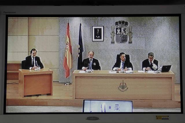Mariano Rajoy, declara en una esquina de la sala, junto al tribunal del juicio Gürtel.