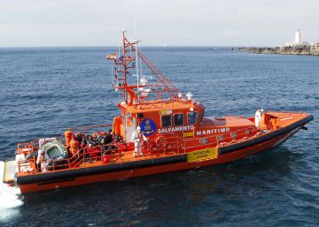 Dos pateras con 22 inmigrantes llegan a Murcia y a la isla de Cabrera Dos pateras con 22 inmigrantes llegan a Murcia y a la isla de Cabrera