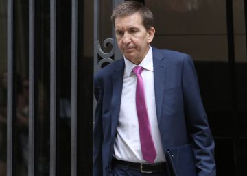 La fiscalía archiva las dos denuncias contra Moix por su sociedad panameña La fiscalía archiva las dos denuncias contra Moix por su sociedad panameña