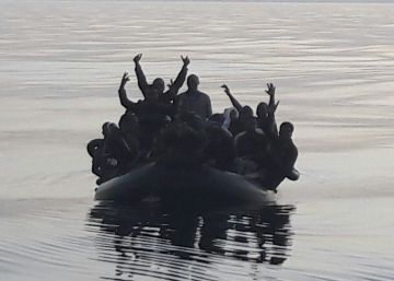 Almost 600 migrants rescued off Spanish coast in less than 12 hours Almost 600 migrants rescued off Spanish coast in less than 12 hours