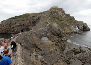 El magnetismo de Rocadragón desborda San Juan de Gaztelugatxe El magnetismo de Rocadragón desborda San Juan de Gaztelugatxe