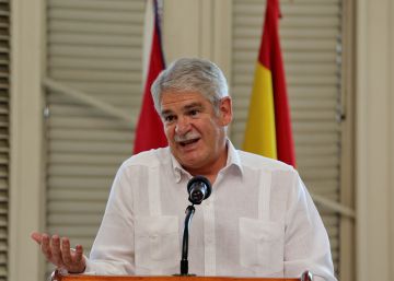 Dastis apremia en Cuba a cerrar ya el primer viaje oficial de los Reyes o Rajoy