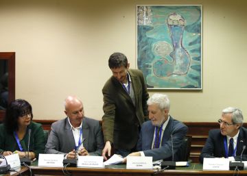 La oposición, salvo Ciudadanos, firma un pacto para revertir los recortes en sanidad La oposición, salvo Ciudadanos, firma un pacto para revertir los recortes en sanidad