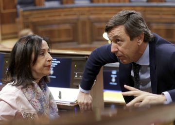 El PP y el PSOE ofrecen a los independentistas “diálogo dentro de la ley” a partir del día 2 El PP y el PSOE ofrecen a los independentistas “diálogo dentro de la ley” a partir del día 2