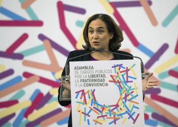 Iglesias y Colau piden a Sánchez que lidere un Gobierno que haga un referéndum en Cataluña Iglesias y Colau piden a Sánchez que lidere un Gobierno que haga un referéndum en Cataluña
