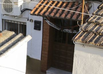 Cuatro niños conviven cinco días con los cadáveres de su madre y su pareja en Huelva Cuatro niños conviven cinco días con los cadáveres de su madre y su pareja en Huelva
