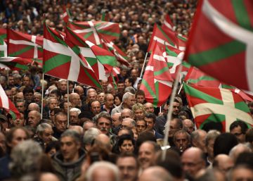 ETA aplaude el desafío catalán y anima a replicarlo en Euskadi ETA aplaude el desafío catalán y anima a replicarlo en Euskadi