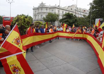 Milhares saem às ruas na Espanha contra a independência da Catalunha