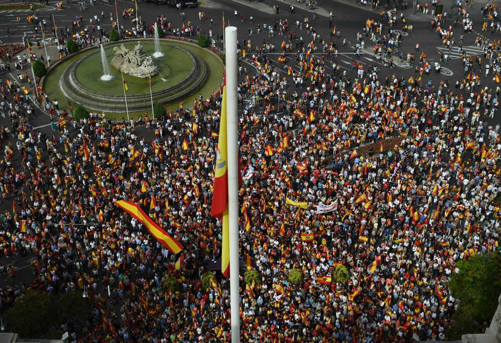 Manifestació en Cibeles en contra del referèndum de Catalunya