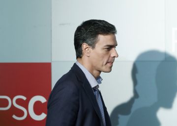 Sánchez escribe a los militantes del PSOE para explicar su acuerdo con Rajoy Sánchez escribe a los militantes del PSOE para explicar su acuerdo con Rajoy