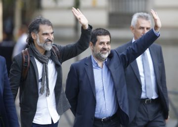 Justiça espanhola decreta prisão de líderes de movimentos pró-independência da Catalunha