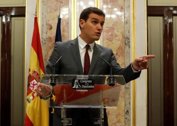 Rivera presenta una ley para crear una agencia que combata el adoctrinamiento en las aulas Rivera presenta una ley para crear una agencia que combata el adoctrinamiento en las aulas
