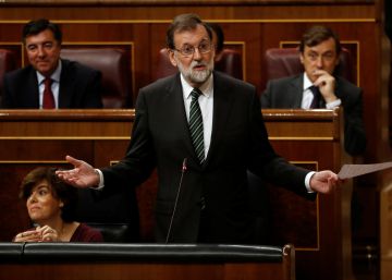 Gobierno y PSOE se resisten a aplicar el 155 y piden elecciones a Puigdemont Gobierno y PSOE se resisten a aplicar el 155 y piden elecciones a Puigdemont