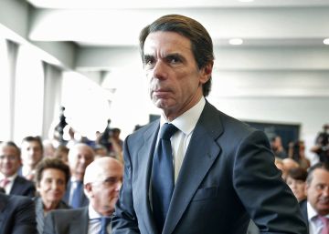 Aznar: “Los secesionistas entienden como debilidad los silencios del Gobierno” Aznar: “Los secesionistas entienden como debilidad los silencios del Gobierno”