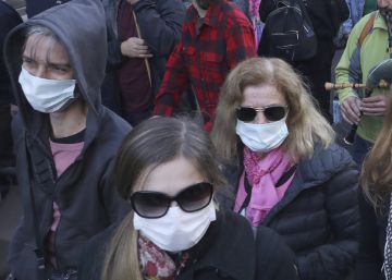 Miles de gallegos protestan por los incendios y piden la dimisión de Feijóo