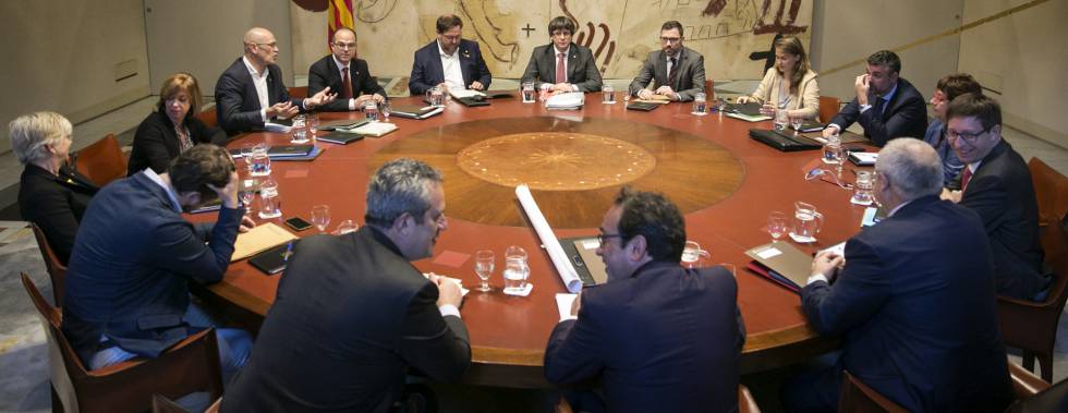 24102017 - Barcelona - Reunion de Gobierno de la Generalitat de Cataluña. En la imagen Oriol Junqueras, Carles Puigdemont y Jordi Turull. Foto: Massimiliano Minocri