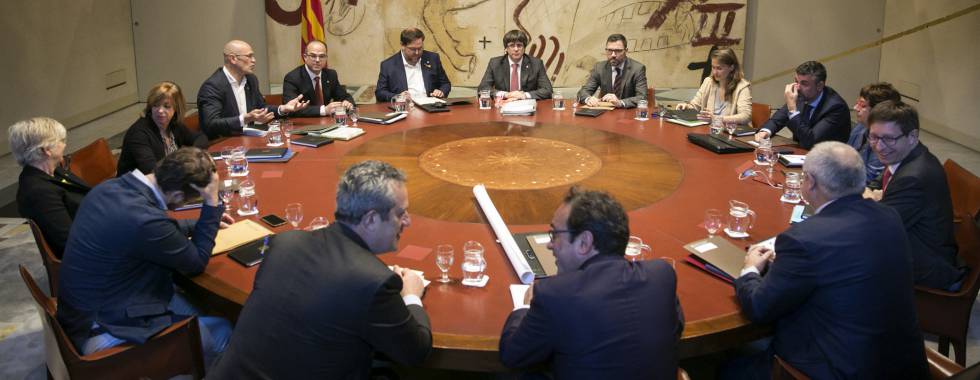 24102017 - Barcelona - Reunion de Gobierno de la Generalitat de Cataluña. En la imagen Oriol Junqueras, Carles Puigdemont y Jordi Turull. Foto: Massimiliano Minocri