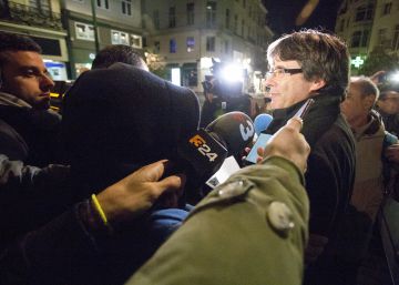 Dos alts càrrecs en actiu del Govern van ser a Brussel·les a donar suport a Puigdemont