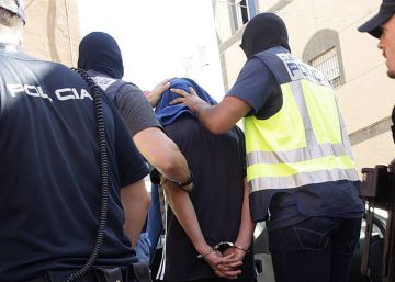 Detenido en Cádiz un joven de 18 años acusado de matar a su padre a puñaladas