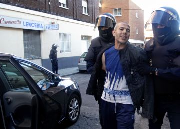 Mulher de um jihadista decidido a viajar para a Síria: “Como é isso que você vai morrer, meu amor?”
