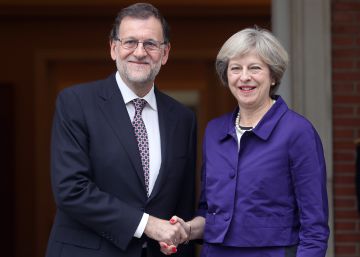 Rajoy visita a May de urgencia en plena crisis final del Brexit