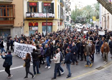 Escrache al juez y el fiscal que investigan la corrupción policial en Palma