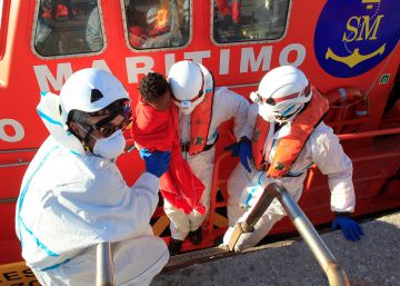 Rescatados en el Estrecho 157 inmigrantes en siete pateras